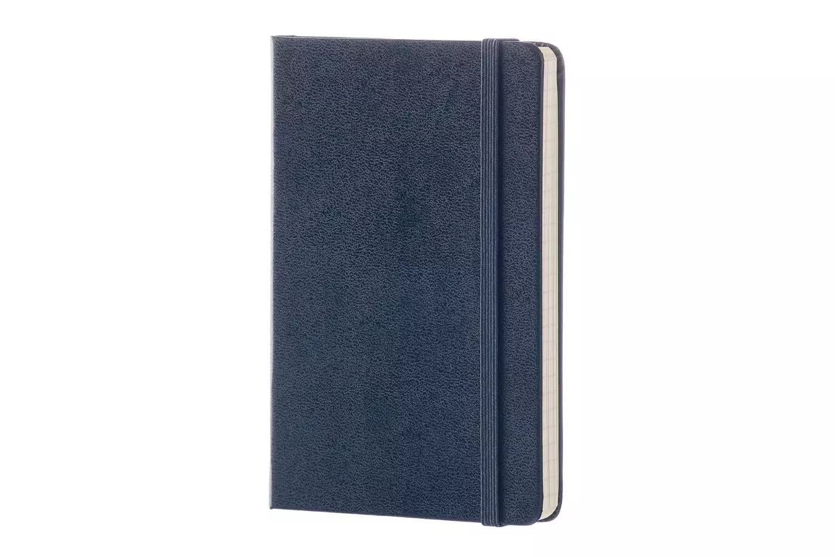 Een Moleskine Plain Hard Cover Notebook Pocket Sapphire Blue koop je bij Moleskine.nl